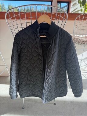 Isle Jacobsen - Quilted Jacket - Black - size medium/40- barely worn